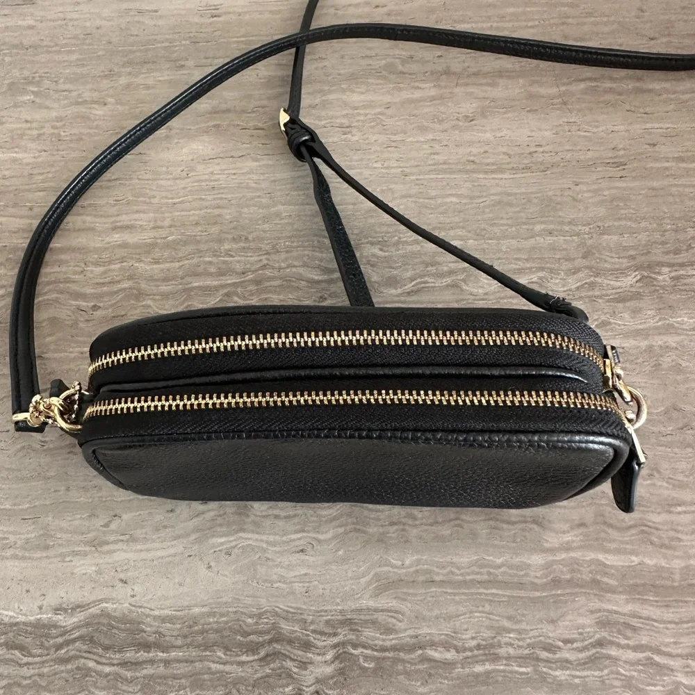 Coach Mini crossbody Bag black pebble leather. Adjustable strap, multiple pocket - Picture 10 of 15